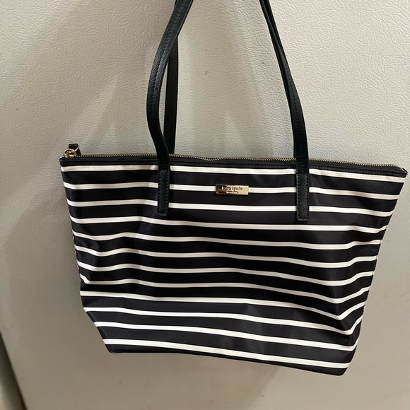 Kate Spade Purse - Picture 9 of 10